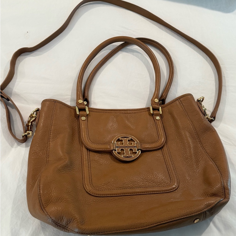 Tory Burch Amanda Crossbody bag. Slight wear on inside and outside